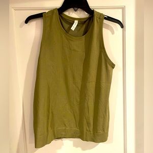 Athleta women’s workout top